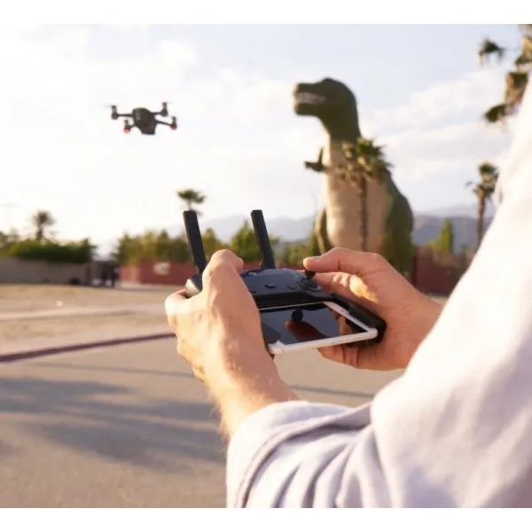 DJI Spark blanc Pack Radiocommande – Masque VR & Etui Offert – Image 9