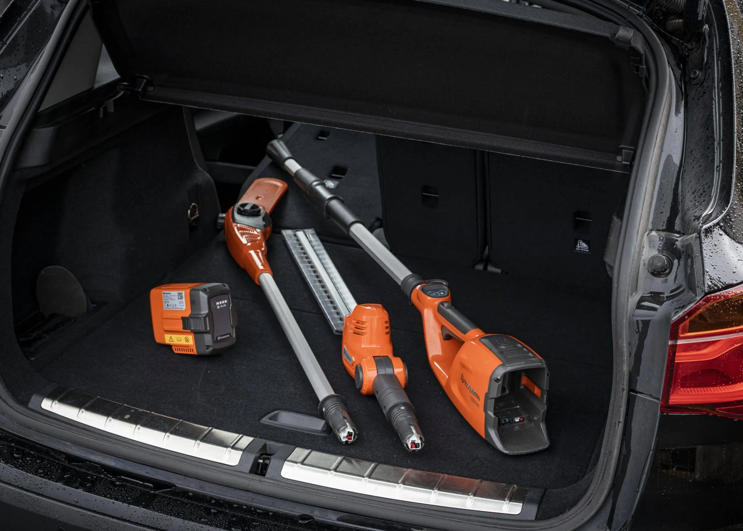 Combi sur perche à batterie HUSQVARNA – 120iTK4-H (pack avec tête taille-haie, batterie BLI 10 ou 40-B70 et chargeur QC 80) – Image 5