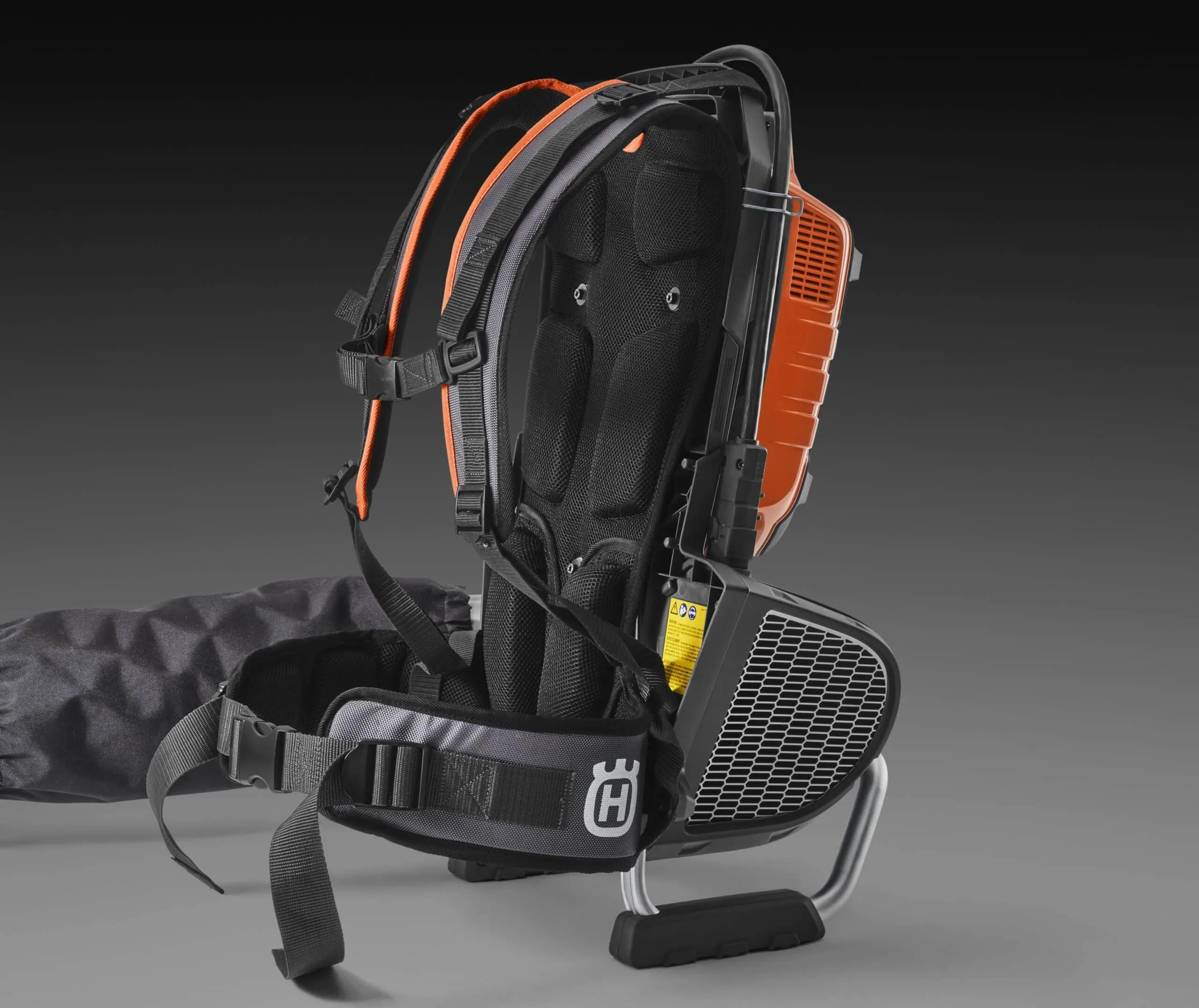 Souffleur à batterie HUSQVARNA – 550iBTX (produit avec harnais, sans batterie ni chargeur) – Image 3