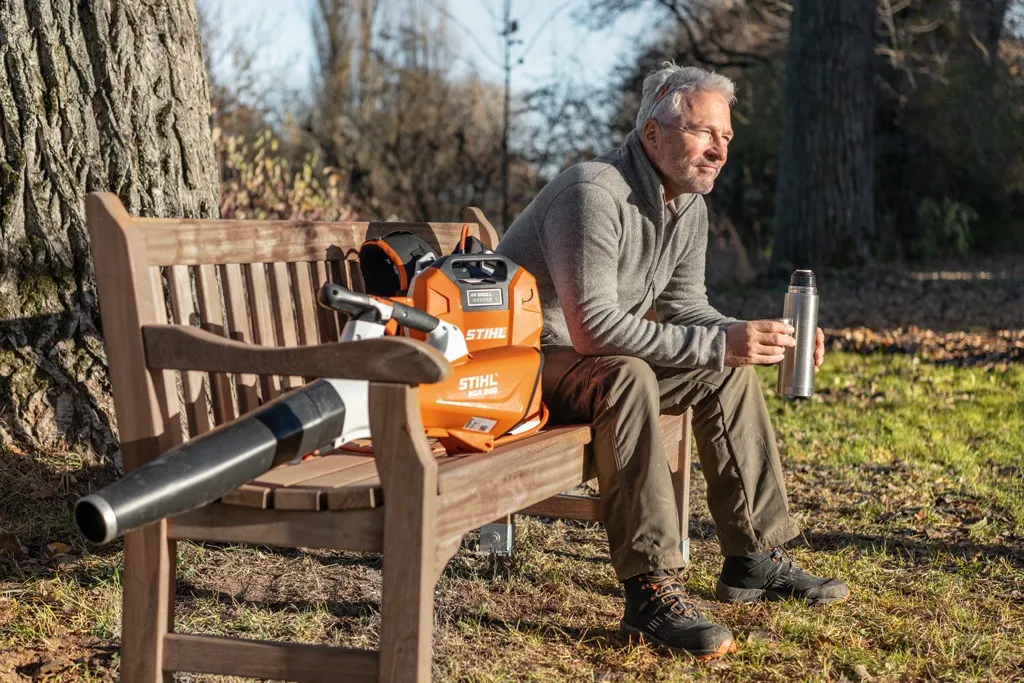 Souffleur à batterie STIHL – BGA 200 (produit avec système d’accrochage à poser sur le harnais, sans batterie) – Gamme AP – Image 5