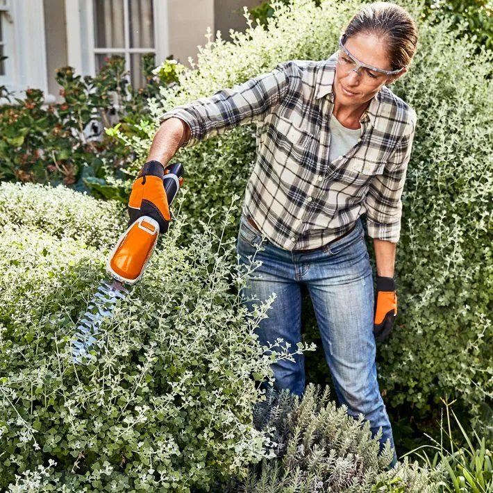 Taille-haie à batterie STIHL – HSA 26 (pack batterie AS 2 + chargeur AL 1+ cisaille à arbustes + cisaille à gazon + sac de transport) – Gamme AS – Image 4